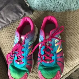 Mens NewBalance S90 v4 shoes in size 6